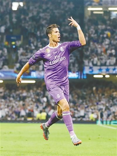 他的父親曾 他的父親曾